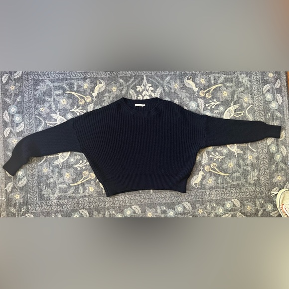 Suite Benedict oversized cropped length navy blue 5% alpaca sweater - Picture 2 of 6